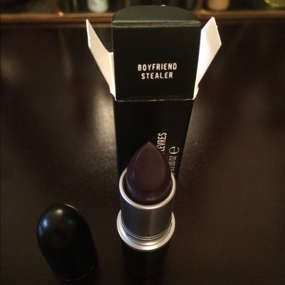 Mac Lipstick- Boyfriend Stealer